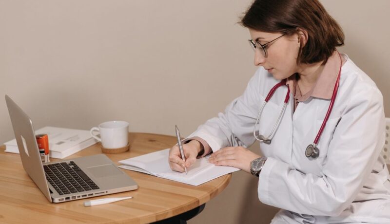 Cómo los Meta Ads para Clínicas Atraen Pacientes Nuevos Cada Mes