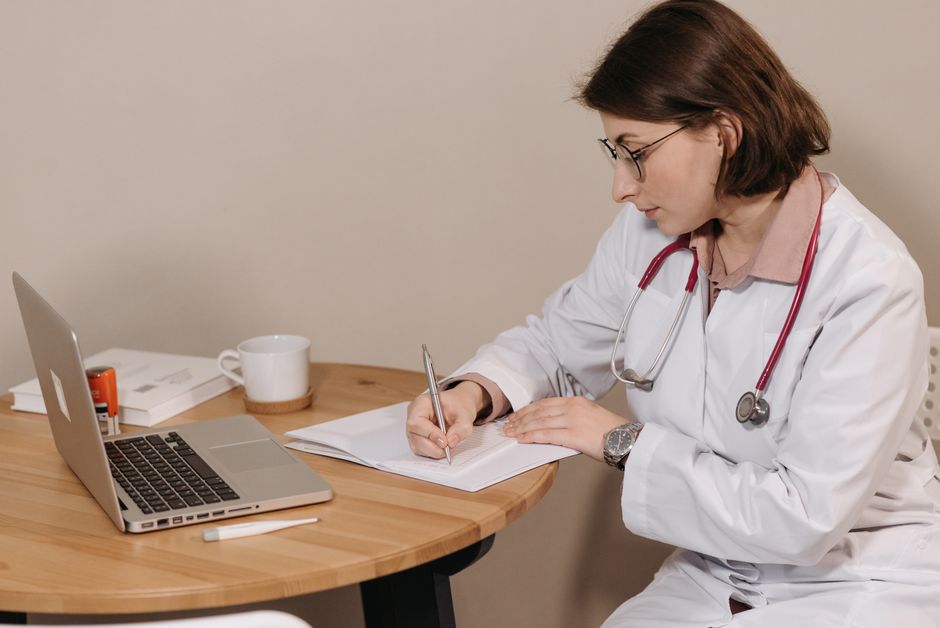 Cómo los Meta Ads para Clínicas Atraen Pacientes Nuevos Cada Mes